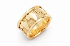 18k yellow Gold ring with Africa maps carved on a textured background