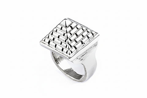 sterling silver pyramid ring inspired by the great pyramid in modern day Egypt