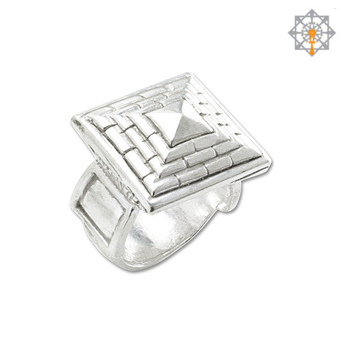 Flat pyramid ring